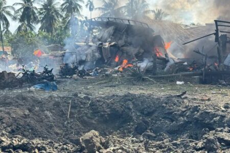 প্রাণঘাতী আকাশের নিচে জীবন: সামরিক বিমান হামলায় বিপর্যস্ত মিয়ানমারের আরাকান