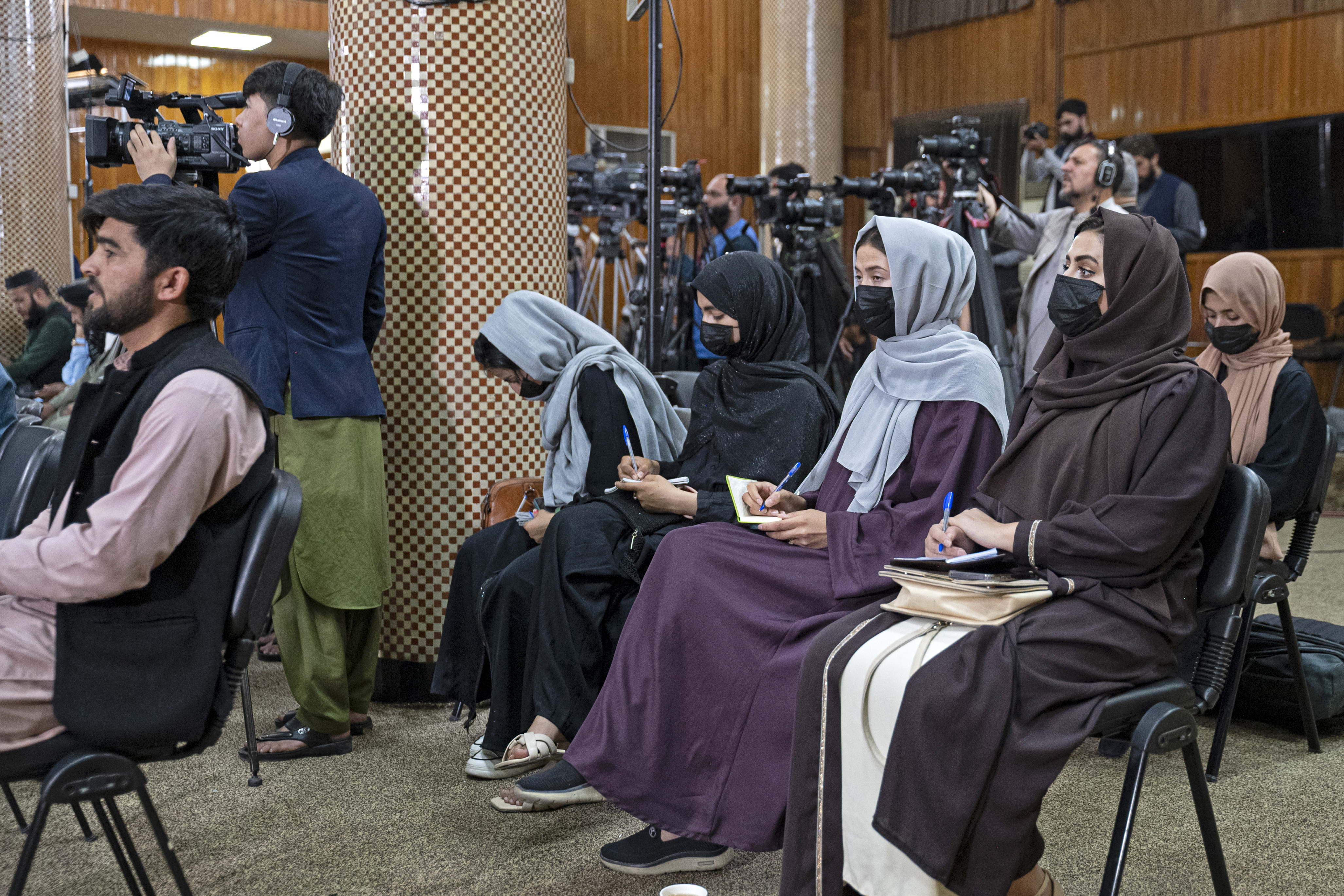 IFJBlog: Silenced but Unbroken: The Struggle of Women Journalists in Taliban-Controlled Afghanistan - IFJ