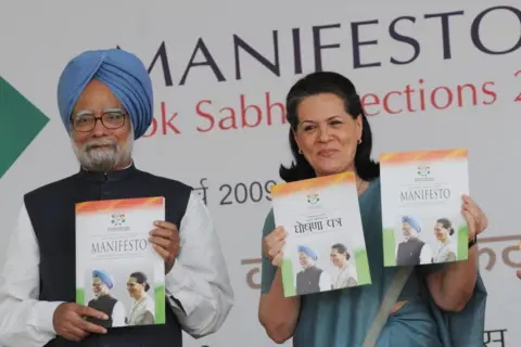 Getty Images Prime Minister Manmohan Singh and Congress President Sonia Gandhi release the party manifesto for the Lok Sabha elections at Congress headquarters in New Delhi on Tuesday, March 24, 2009.
