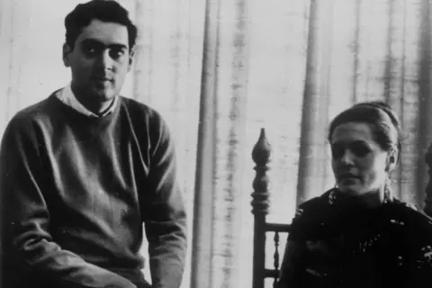 Keystone/Getty Images Rajiv Gandhi with his fiancee Sonia Maino, in Palam Airport, New Delhi.