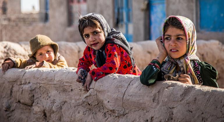 Afghanistan crisis deepens as record returns, drought and aid cuts strain economy | UN News