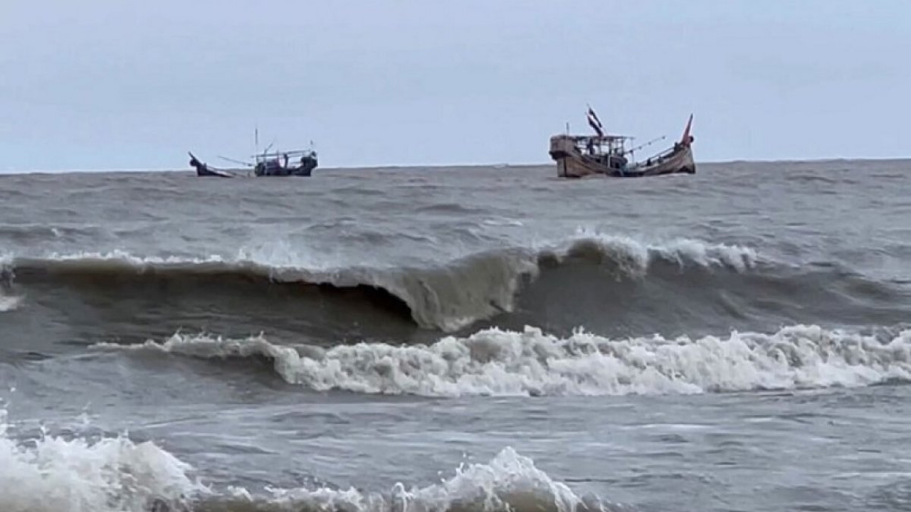 সাগরে নিম্নচাপ, সমুদ্রবন্দরে ৩ নম্বর সতর্কসংকেত | কালবেলা