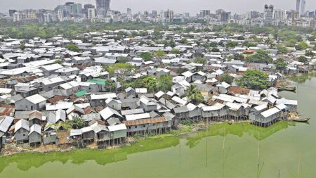 বাংলাদেশে দারিদ্র্যের হার বেড়ে ২৭.৯৩ শতাংশ, ঝুঁকিতে আরও ৩ কোটি ১০ লাখ মানুষ