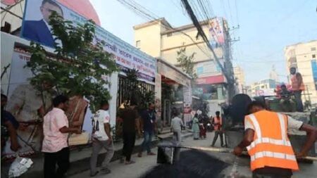 প্রধানমন্ত্রীর সফরের জন্য সংস্কার, সাত দিনেই উঠে গেল রংপুরের সড়কের পিচ