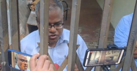 চুয়েটে উপাচার্য অবরুদ্ধ, ভবনে তালা; বিচ্ছিন্ন বিদ্যুৎ-পানি