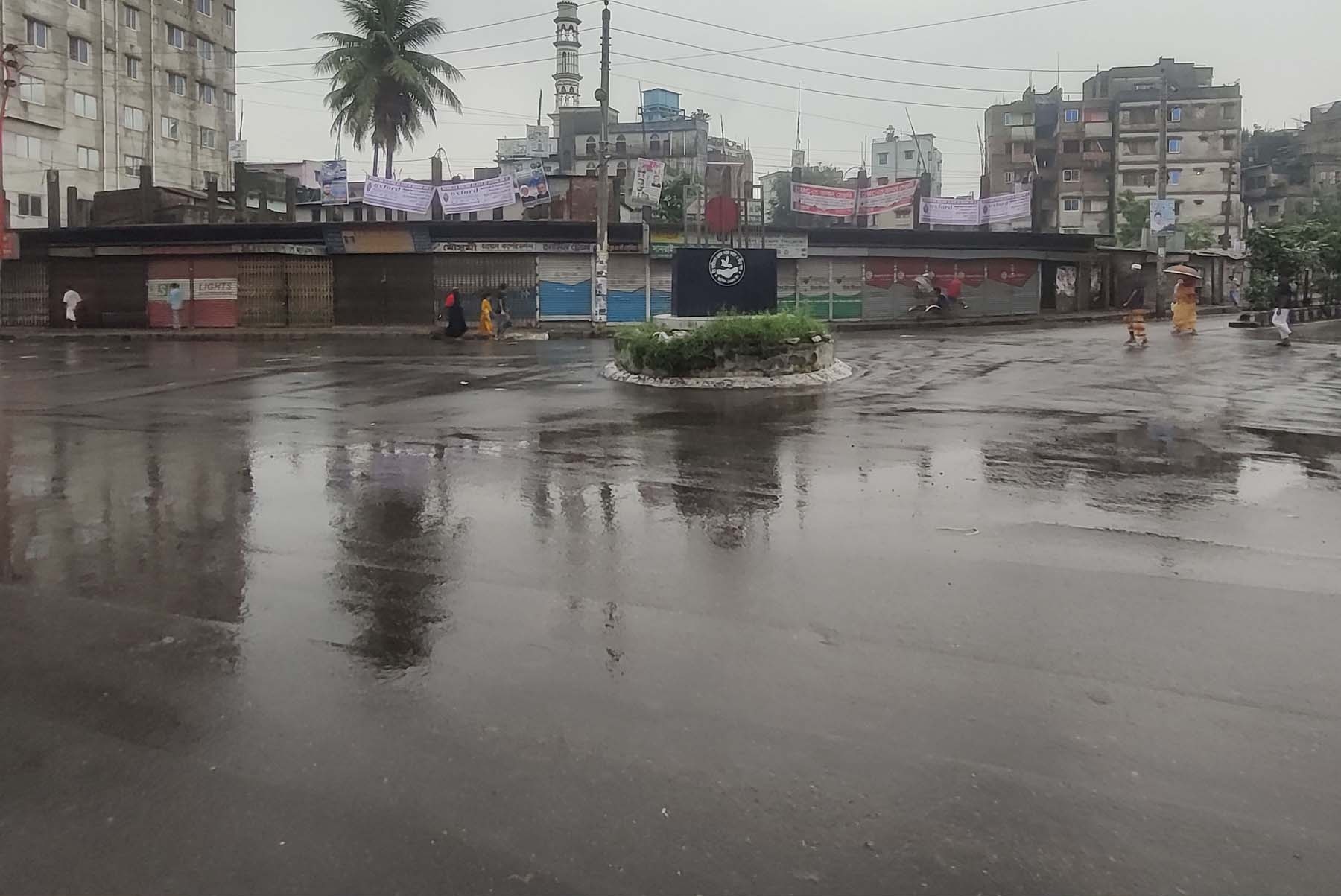 যাত্রাবাড়ীতে সড়ক দুর্ঘটনায় নিহত: ঢাকার যাত্রাবাড়ী এলাকার সড়ক