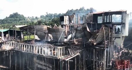 কক্সবাজারের ইনানীতে কাঠের রিসোর্টে আগুন, প্রাণ গেল ১০ পর্যটকের কক্সবাজারের ইনানীতে আগুনে পুড়ে যাওয়া টুপটুপ রিসোর্ট
